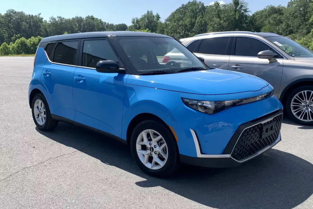2023 Kia Soul LX S photo 1