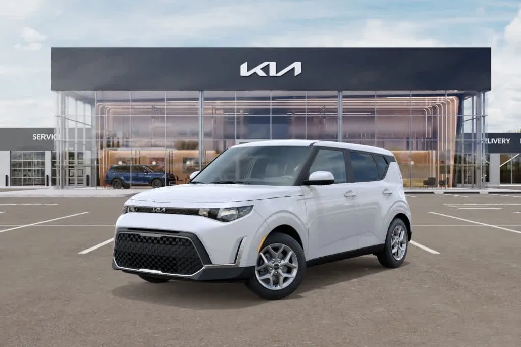 2025 Kia Soul LX photo 1