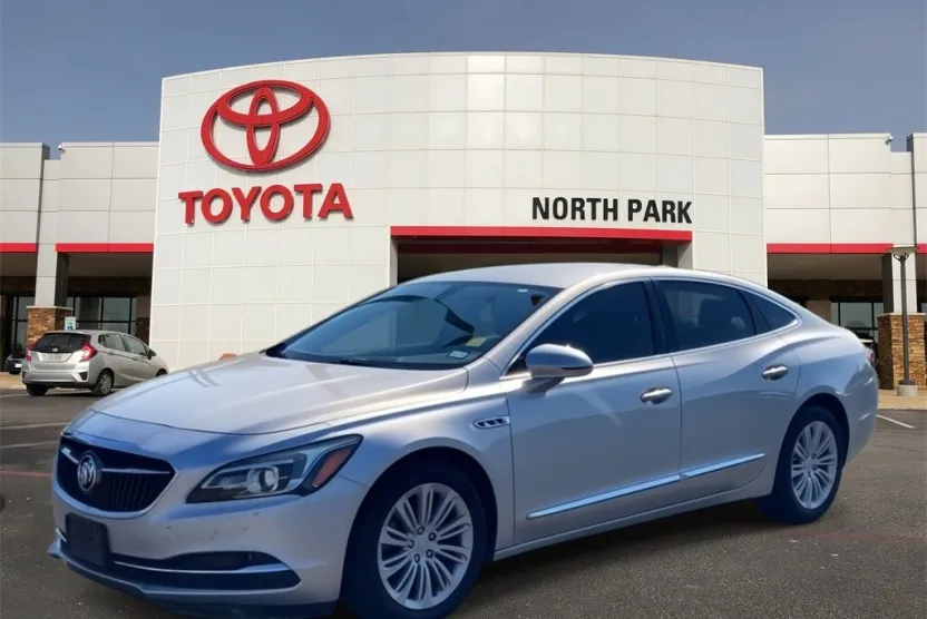 2018 Buick LaCrosse Essence photo 1