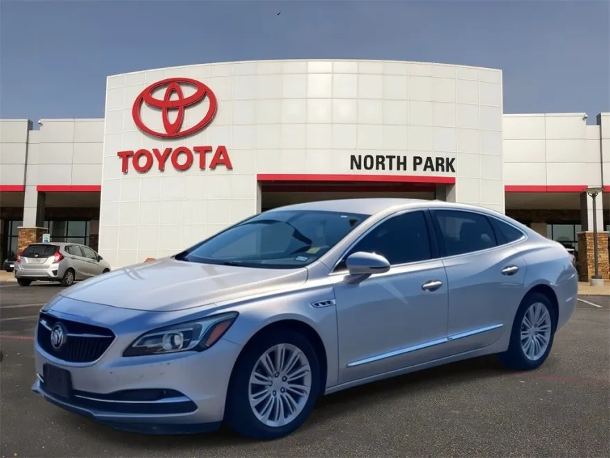2018 Buick LaCrosse Essence photo 1
