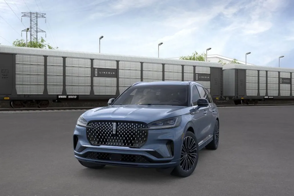 2025 Lincoln Aviator Black Label photo 1