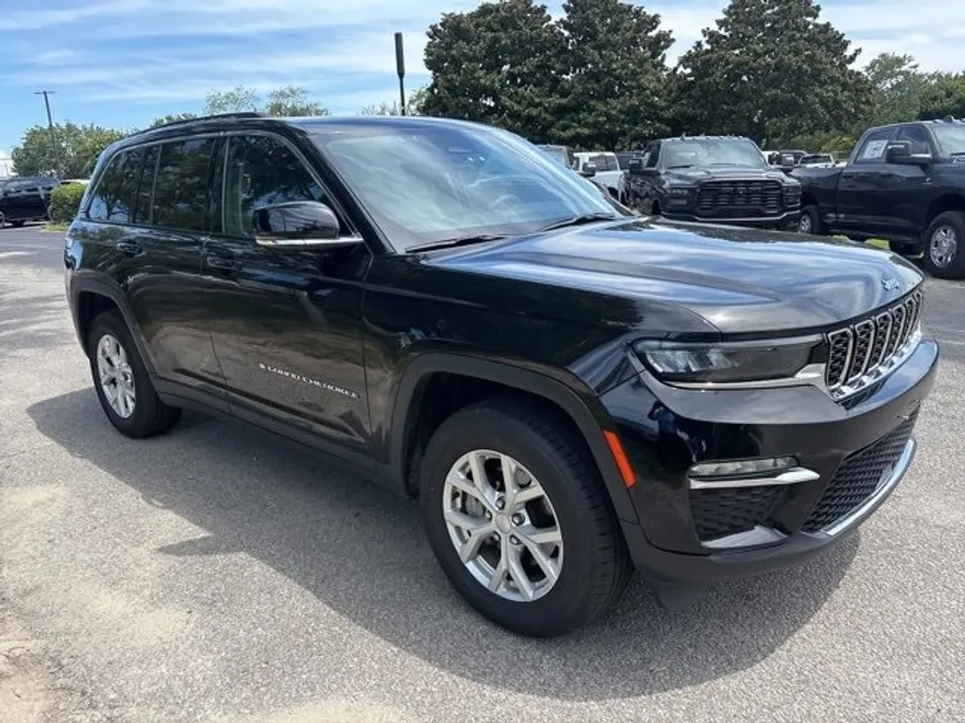 2024 Jeep Grand Cherokee Limited photo 1