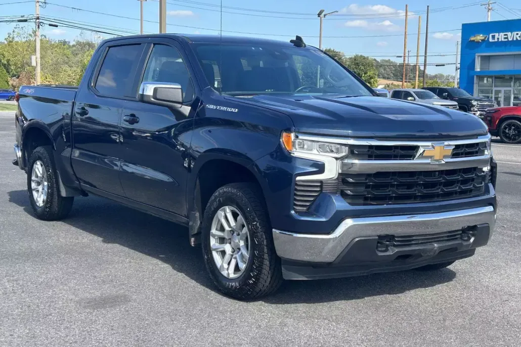 2023 Chevrolet Silverado 1500 LT photo 1