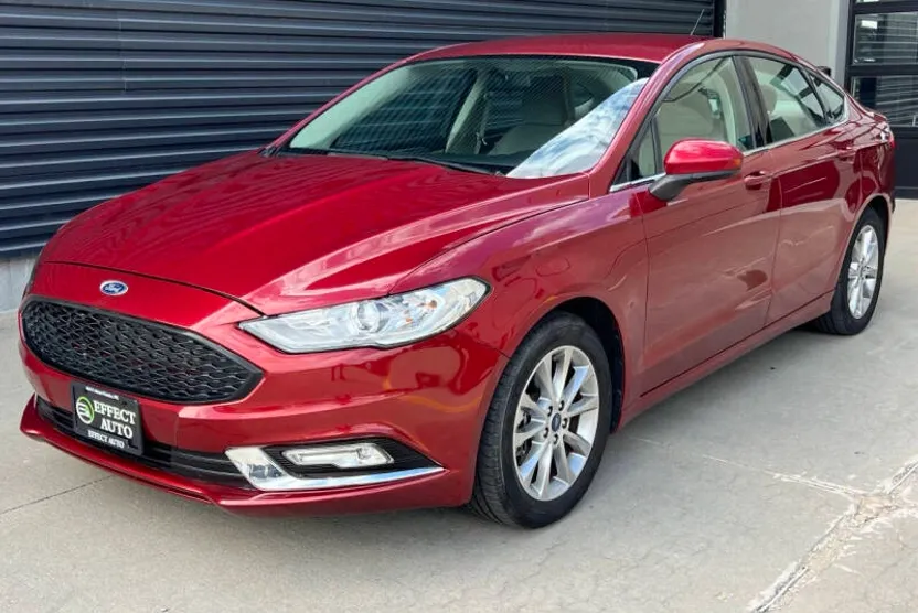 2017 Ford Fusion SE photo 1