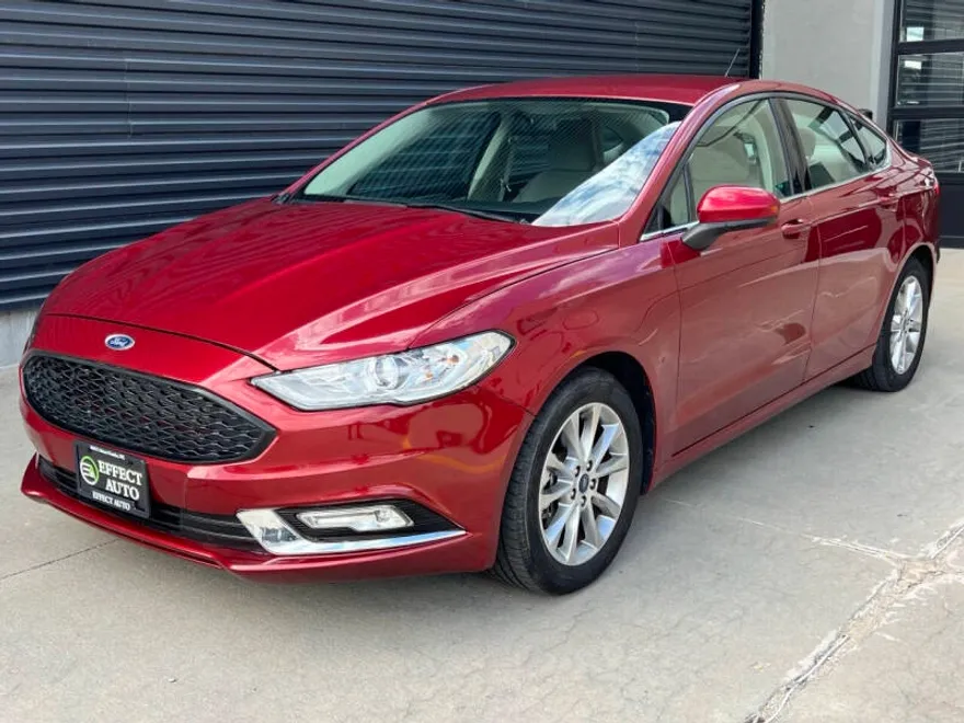 2017 Ford Fusion SE photo 1