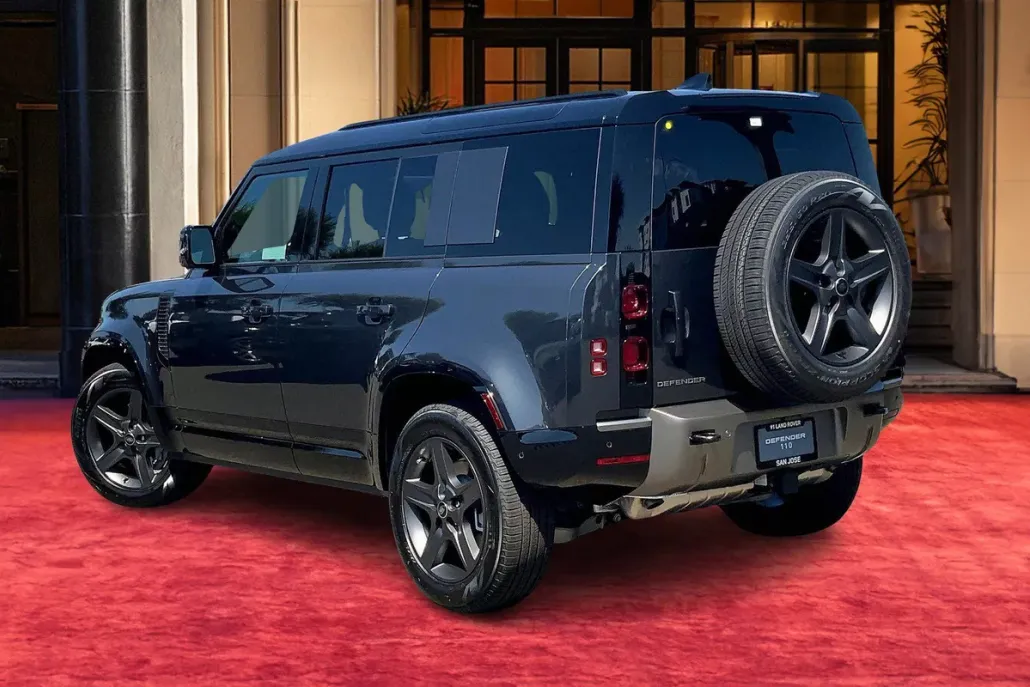 2025 Land Rover Defender 110 X-Dynamic SE photo 1