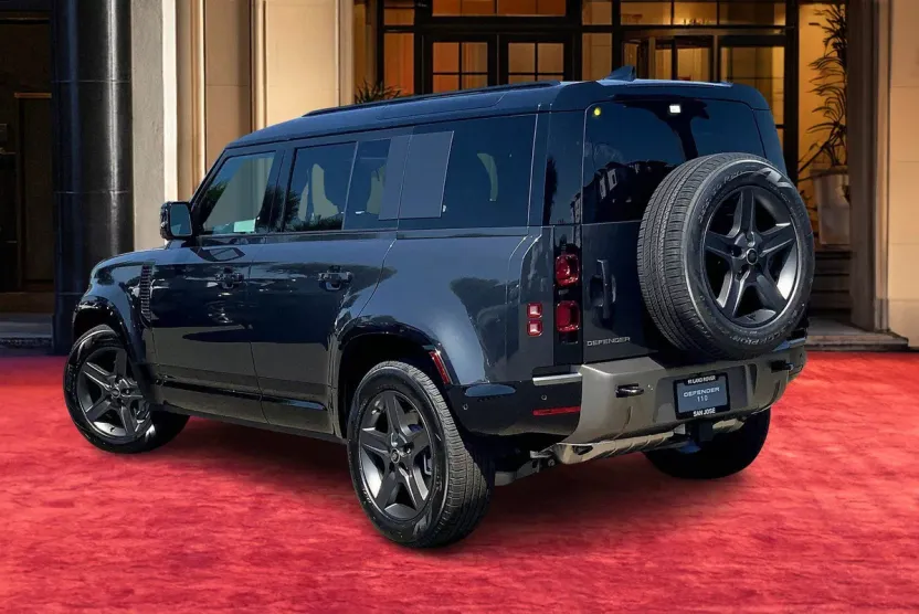 2025 Land Rover Defender 110 X-Dynamic SE photo 1