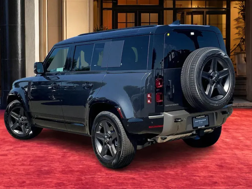 2025 Land Rover Defender 110 X-Dynamic SE photo 1