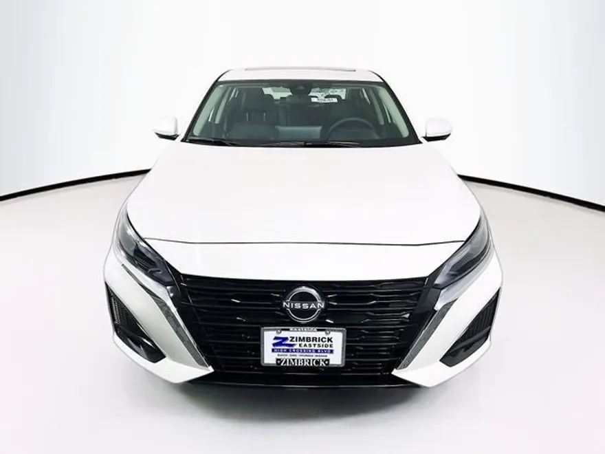2025 Nissan Altima 2.5 SL photo 1