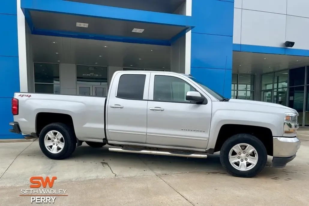 2018 Chevrolet Silverado 1500 LT1 photo 1