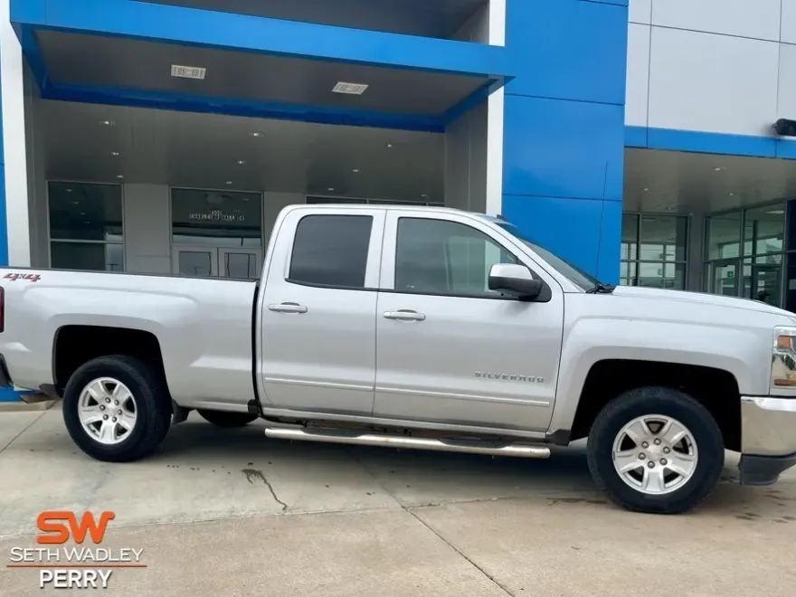 2018 Chevrolet Silverado 1500 LT1 photo 1