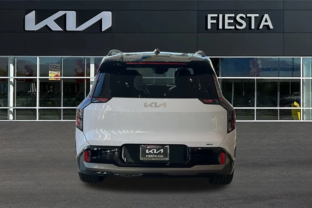 2026 Kia EV9 GT-Line photo 1