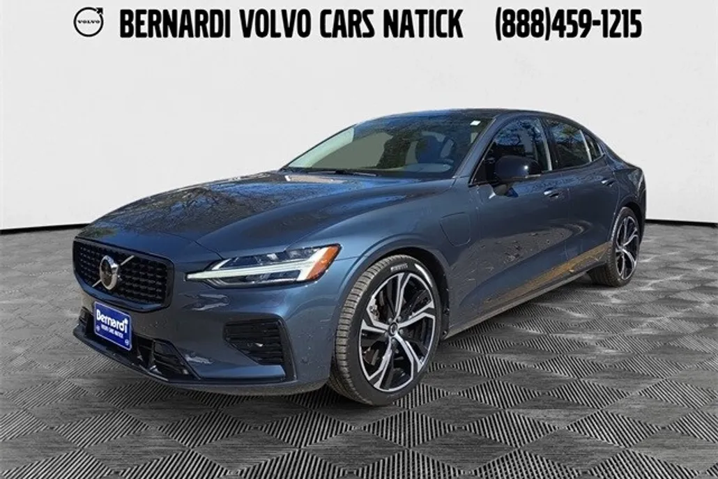 2023 Volvo S60 Recharge T8 Plus photo 1
