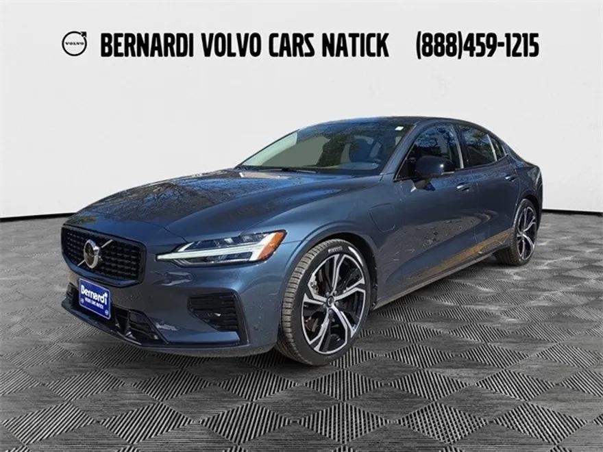 2023 Volvo S60 Recharge T8 Plus photo 1
