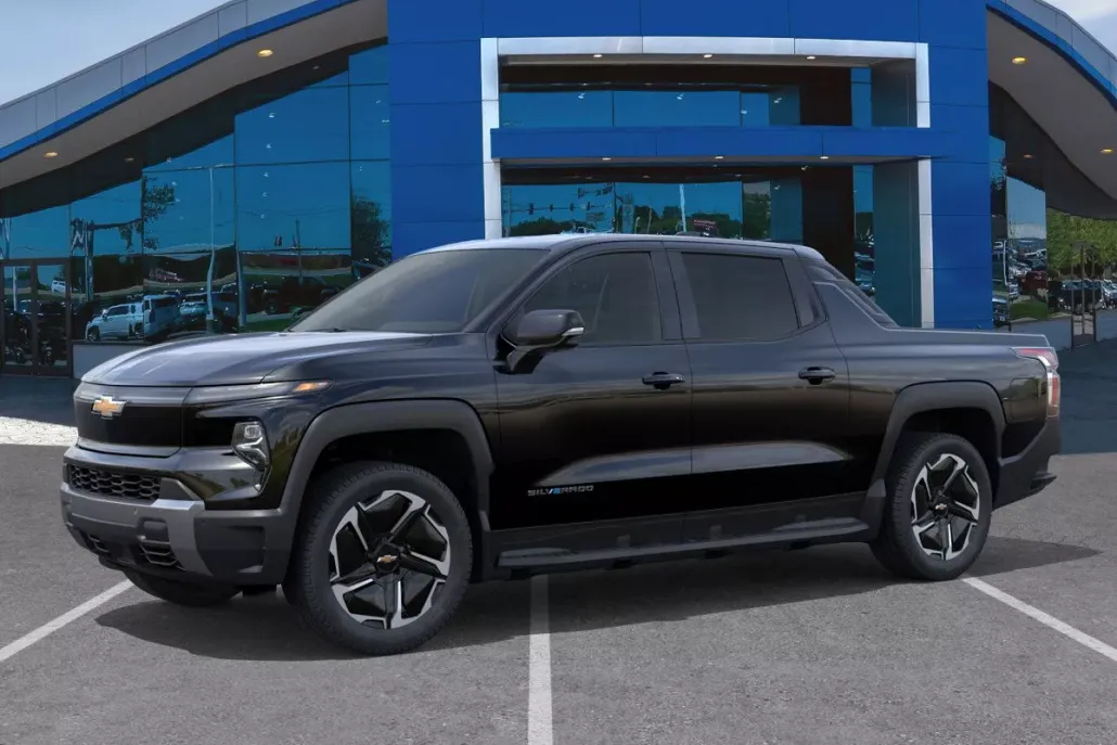 2026 Chevrolet Silverado EV LT photo 1