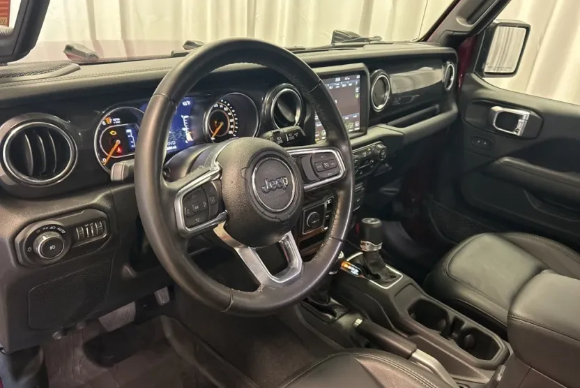 2022 Jeep Wrangler Unlimited Sahara photo 1