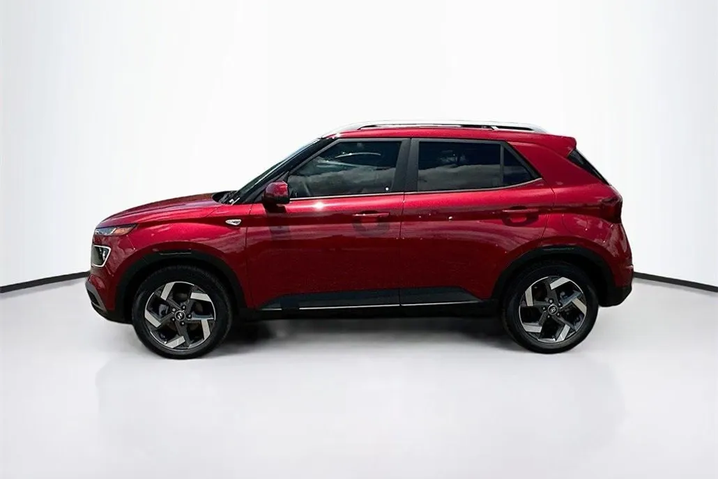 2025 Hyundai Venue Limited photo 1