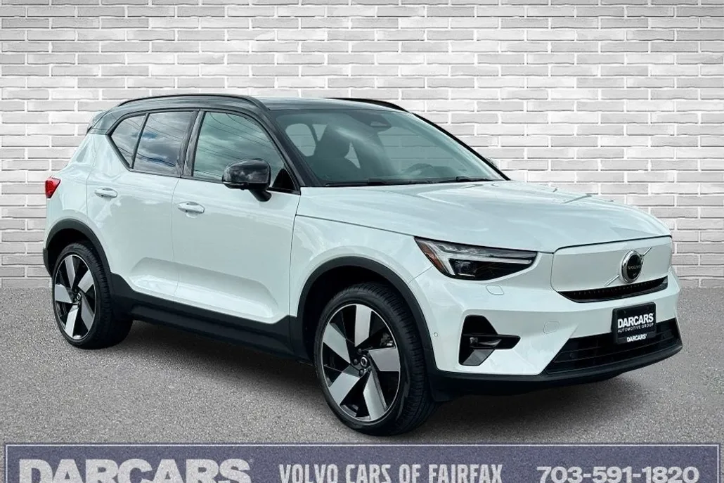 2023 Volvo XC40 Recharge Ultimate photo 1