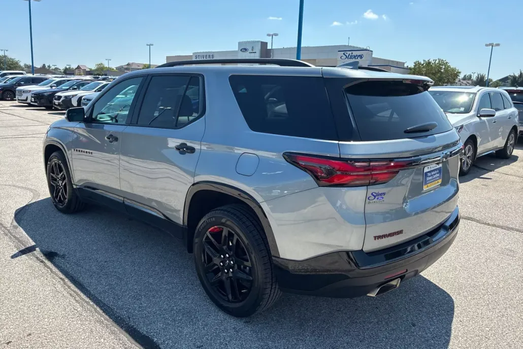 2023 Chevrolet Traverse Premier photo 1