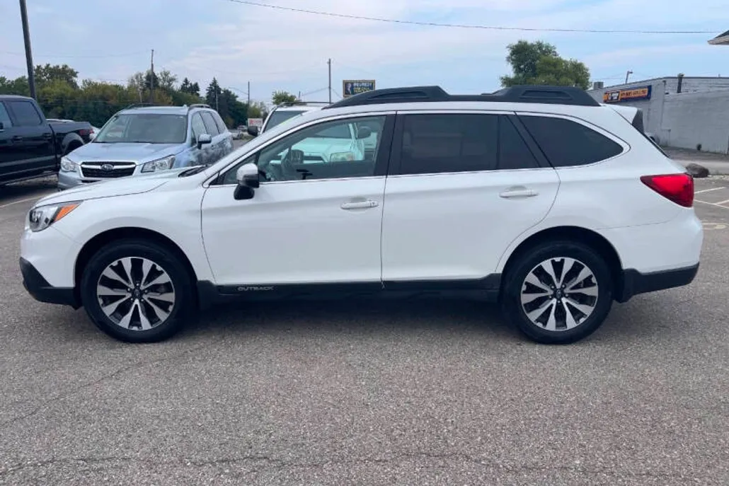 2015 Subaru Outback 2.5i Limited photo 1