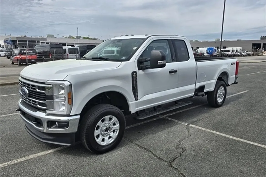 2024 Ford F-350 XLT photo 1