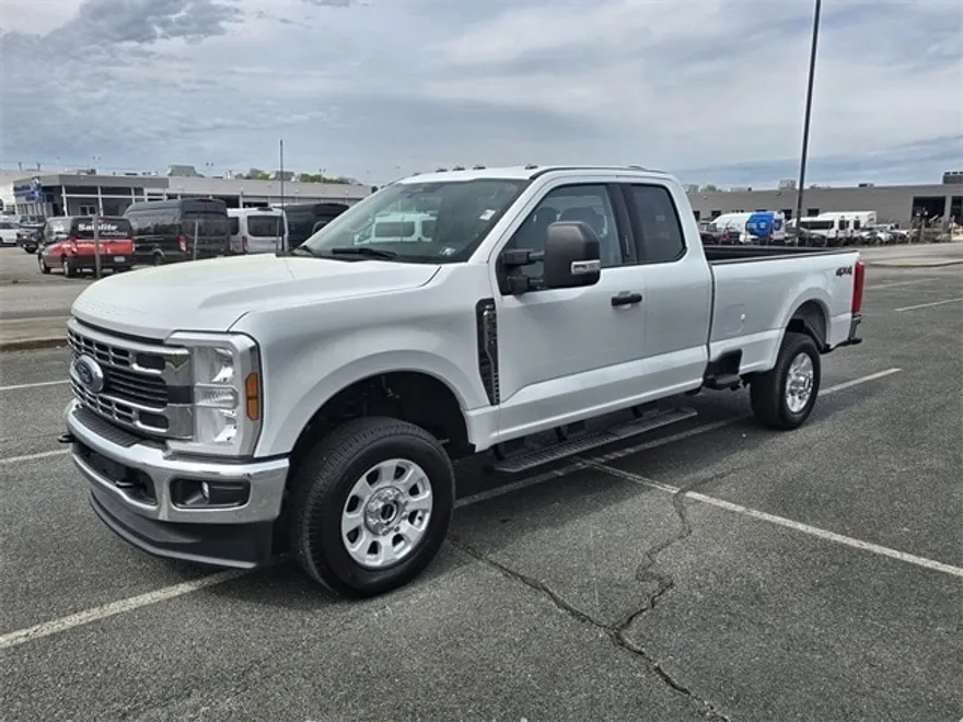 2024 Ford F-350 XLT photo 1