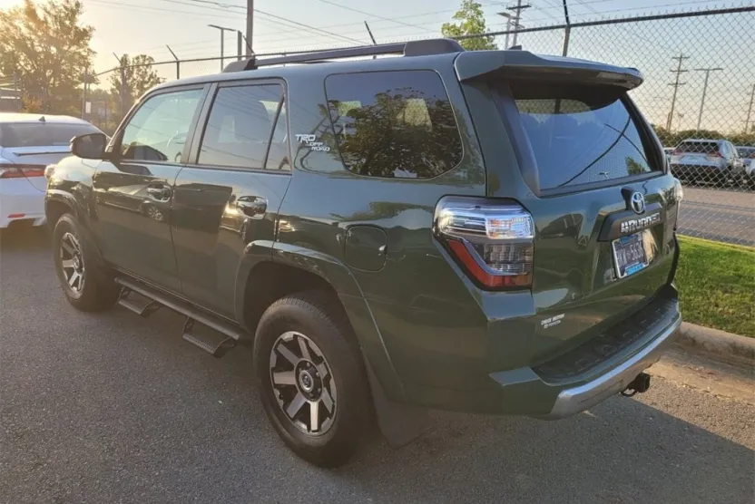 2022 Toyota 4Runner TRD Off-Road Premium photo 1