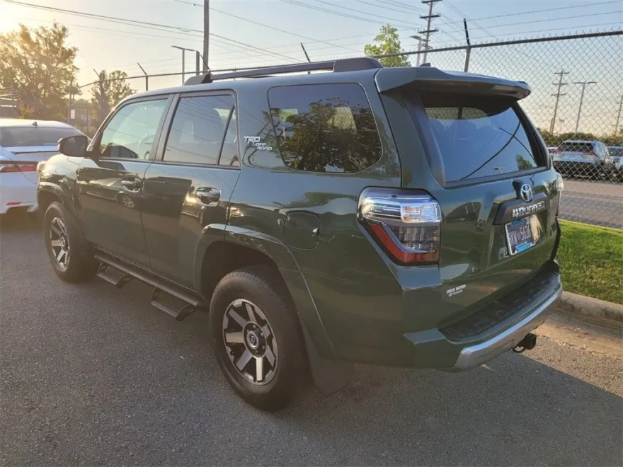 2022 Toyota 4Runner TRD Off-Road Premium photo 1