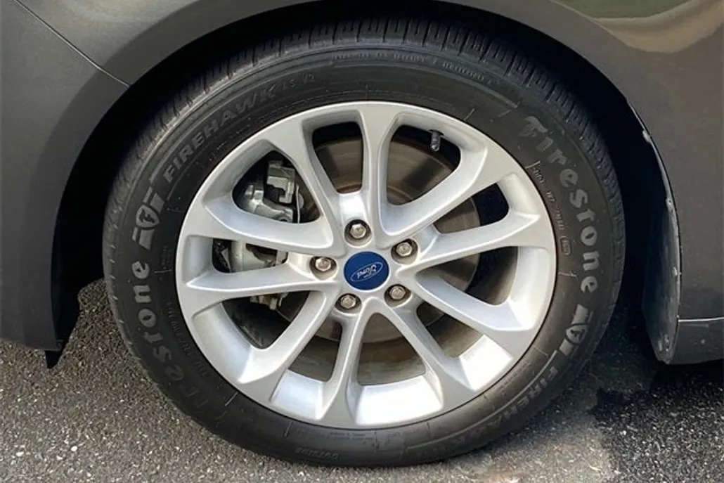 2019 Ford Fusion Hybrid SE photo 1