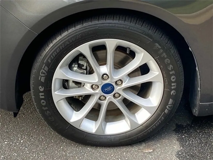 2019 Ford Fusion Hybrid SE photo 1