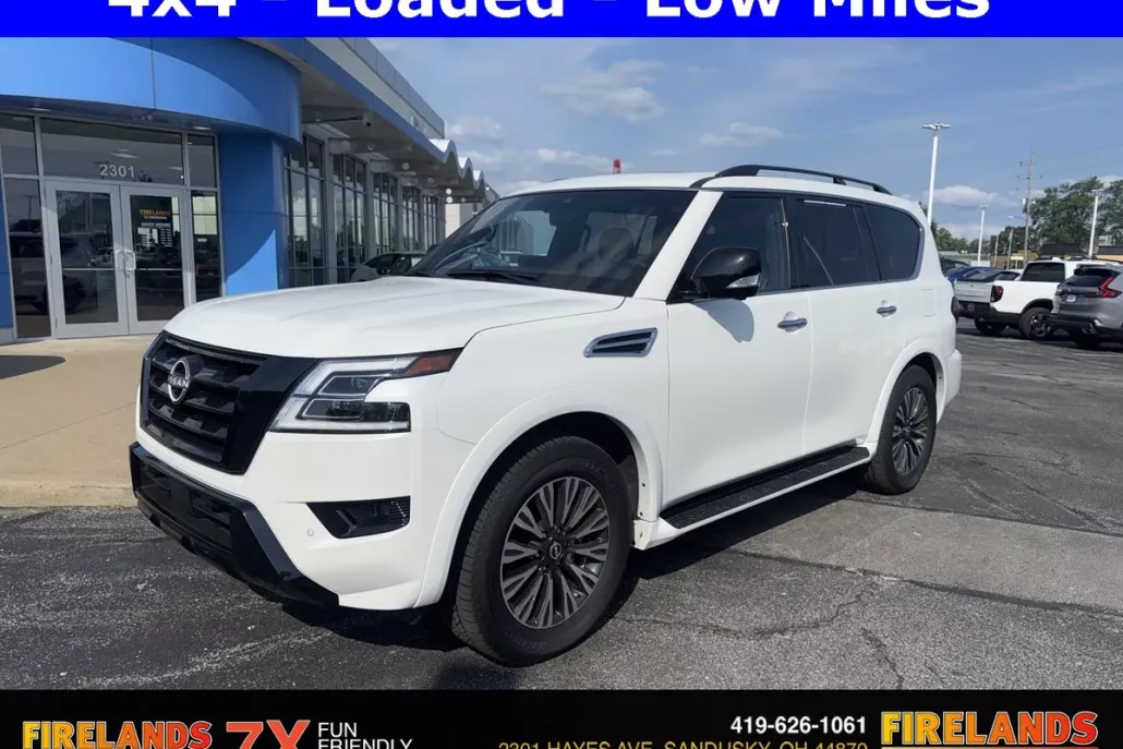 2024 Nissan Armada SL photo 1