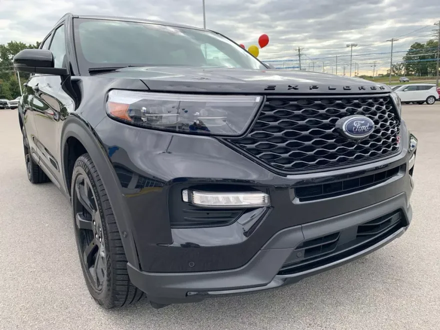2020 Ford Explorer ST photo 1