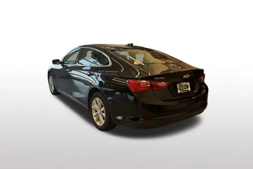 2025 Chevrolet Malibu 1LT photo 1