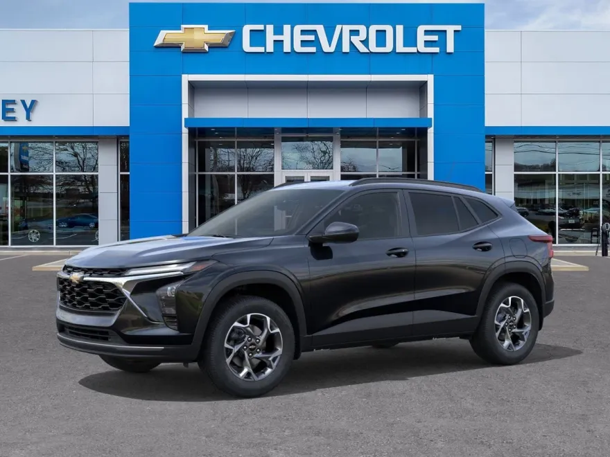 2025 Chevrolet Trax LT photo 1