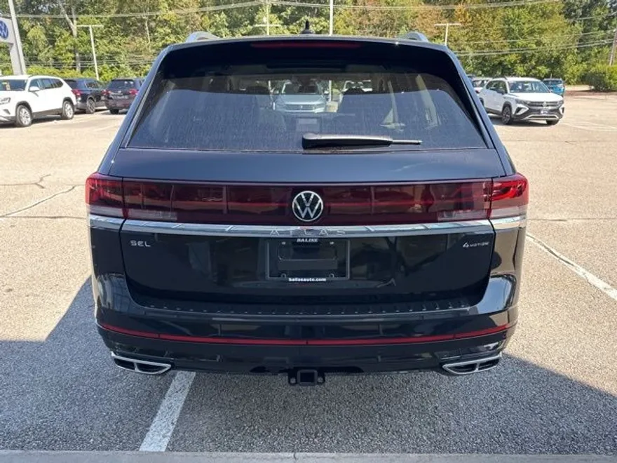 2026 Volkswagen Atlas SEL Premium R-Line photo 1