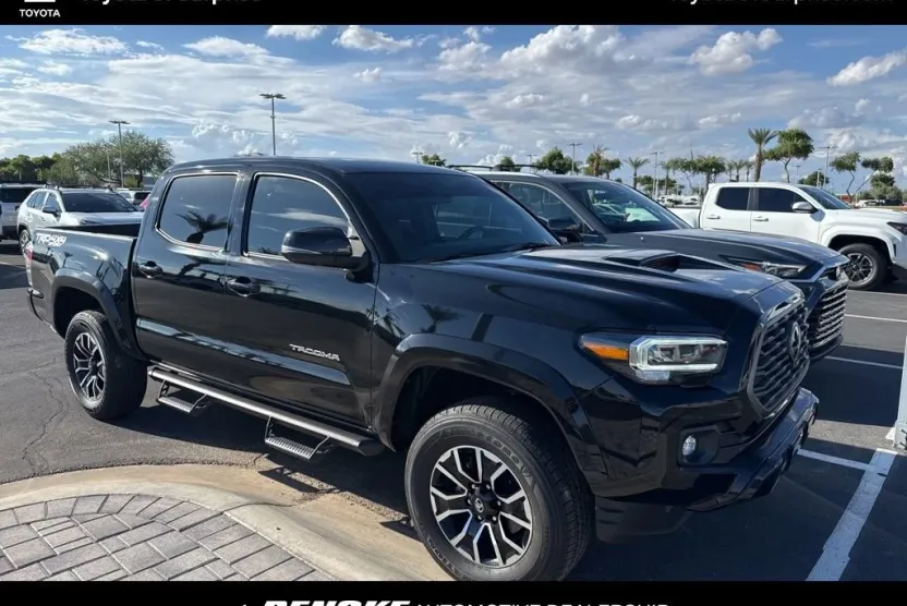 2023 Toyota Tacoma TRD Sport photo 1