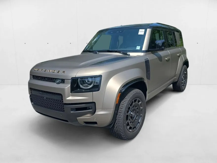 2025 Land Rover Defender 110 photo 1