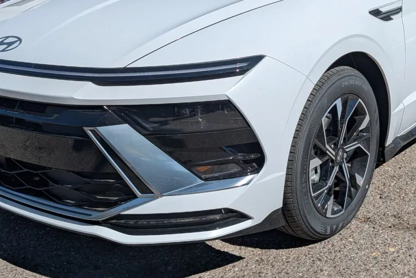 2025 Hyundai Sonata SEL photo 1
