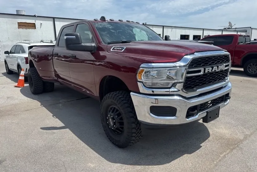 2024 Ram 3500 Tradesman photo 1