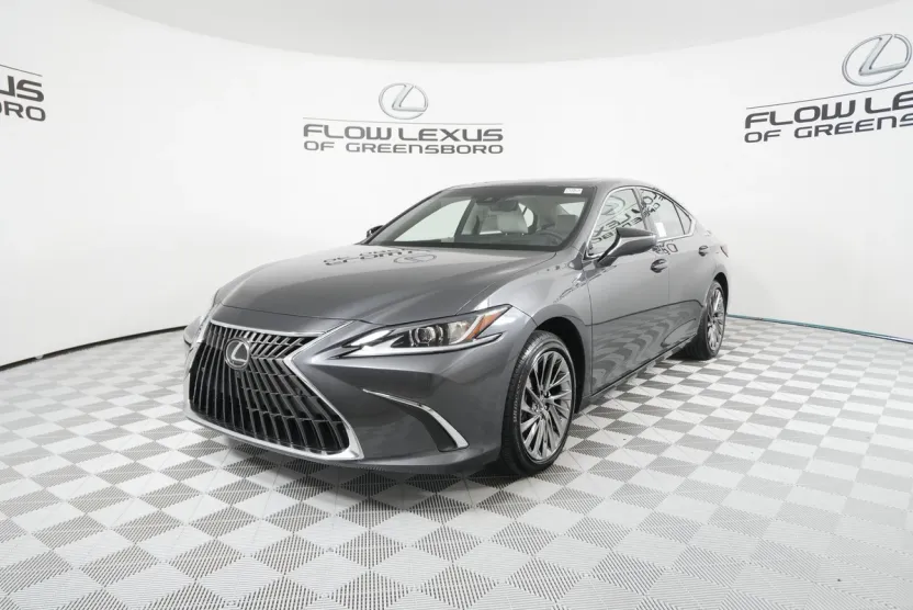2025 Lexus ES 300h Luxury photo 1