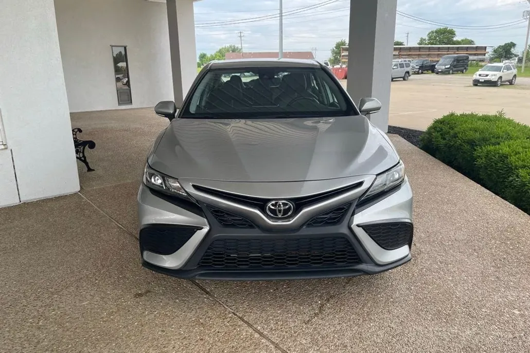 2023 Toyota Camry Base photo 1
