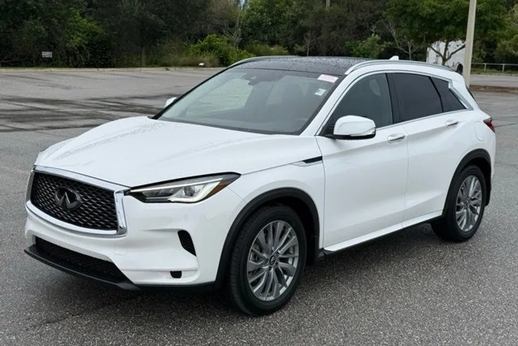 2023 Infiniti QX50 Luxe photo 1