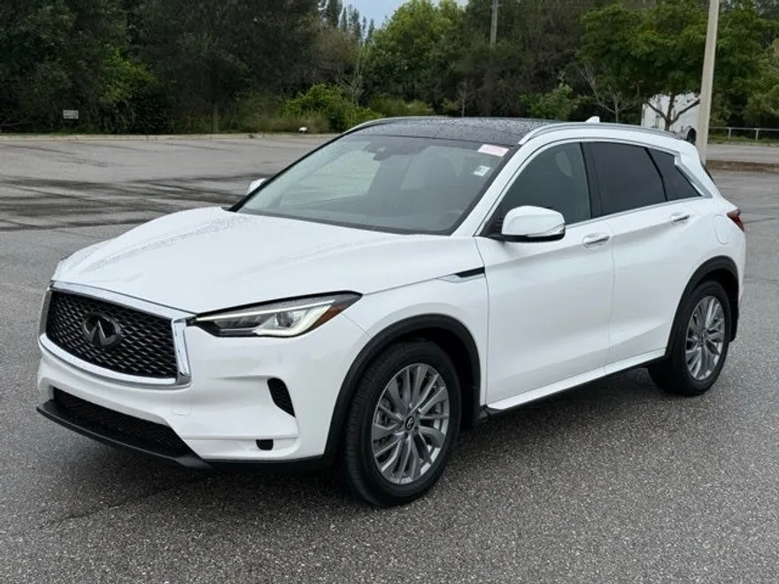 2023 Infiniti QX50 Luxe photo 1