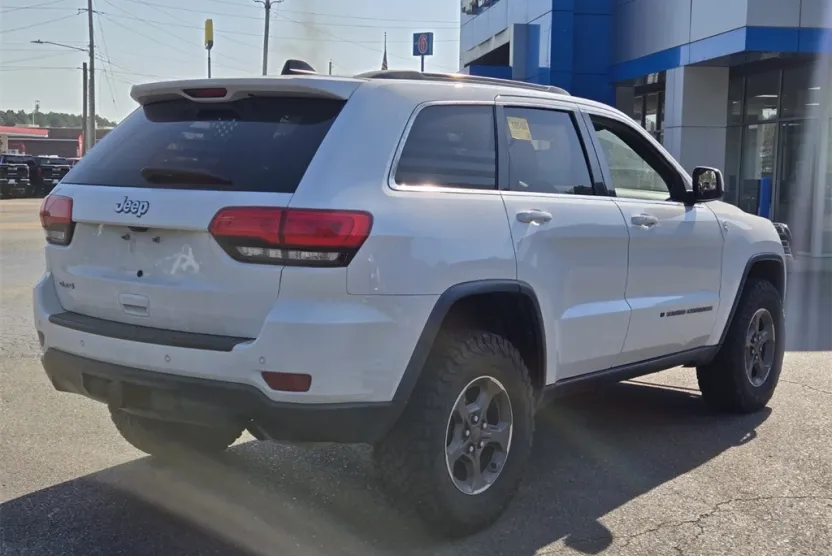 2017 Jeep Grand Cherokee Laredo photo 1