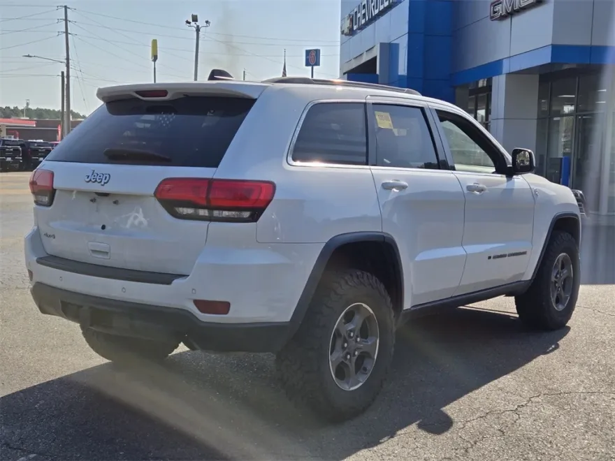 2017 Jeep Grand Cherokee Laredo photo 1