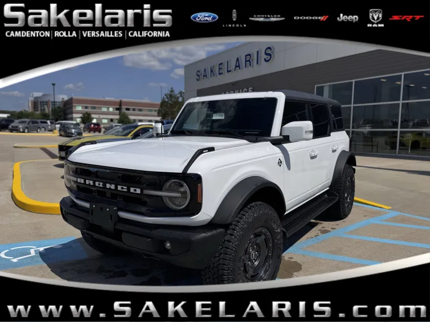 2025 Ford Bronco Outer Banks photo 1
