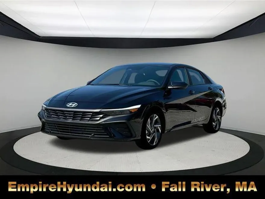 2025 Hyundai Elantra SEL Sport photo 1
