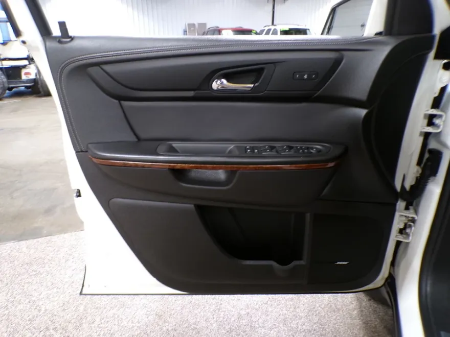 2014 Chevrolet Traverse LTZ photo 10