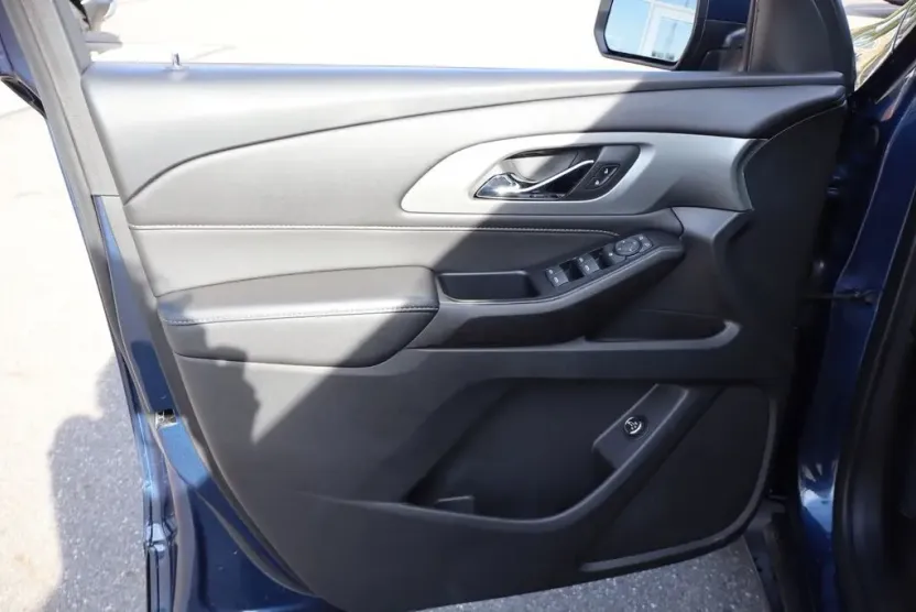 2023 Chevrolet Traverse photo 1