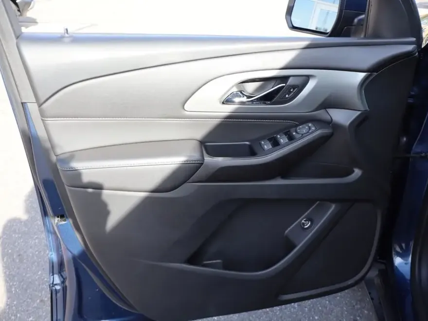 2023 Chevrolet Traverse photo 1